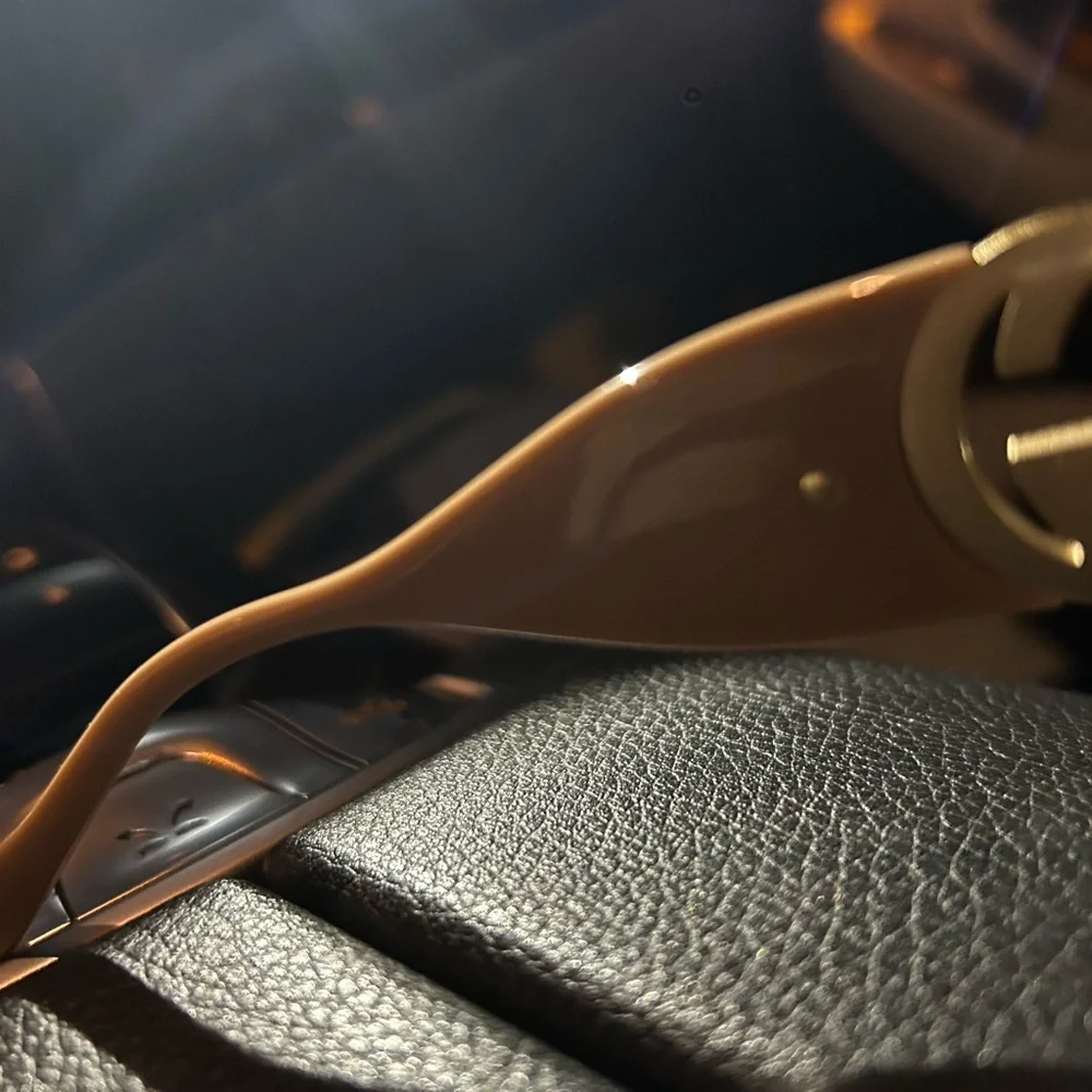 Gucci Brown and Cream Square Sunglasses
Perfect Condition - Picture 3 of 6